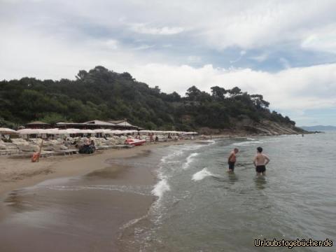 Genua klnjii: Nach ca 30km ein kurzer Abstecher zum Strand, ein kurzes Bad im Meer durfte nicht fehlen.