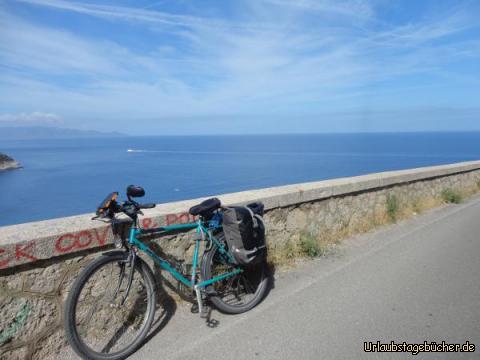 Genua ghzn: Wiederum ein Ausblick, diesmal mit meinem Fahrzeug.