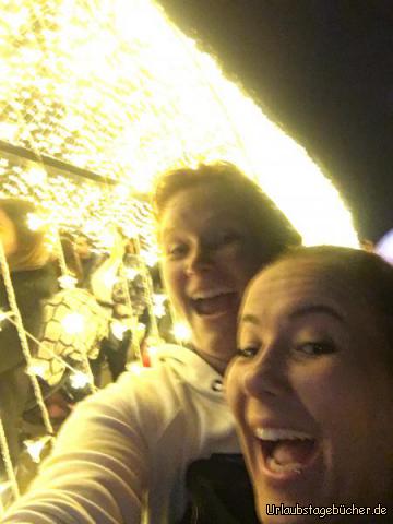 Sydney Vivid11: Daniella und ich beim Selfie Versuch