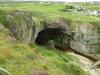Smoo Cave: der 15 m hohe Eingang in die Smoo Cave,
einer 60 m langen und 40 m breiten Höhle an der Nordküste der schottischen Highlands
