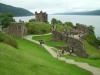 Urquhart Castle innen: das Urquhart Castle vom "upper bailey" aus gesehen,
dem ältesten und höchsten Teil der Anlage