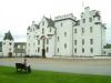 Blair Castle: ich vor dem Blair Castle (erbaut 1269) in Blair Atholl