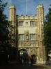 Great Gate: das Great Gate ist der Haupteingang
des 1546 gegründeten Trinity Colleges in Cambridge