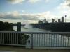 Niagara Falls Skyline: während wir für die Grenzkontrolle auf der Rainbow Bridge anstehen,
haben wir noch einmal einen tollen Blick auf die Niagarafälle
und die Skyline von Niagara Falls (Ontario)