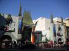 Chinese Theatre: mit seiner markanten Bauform und den Hand- und Fußabdrücken der größten Hollywoodstars
ist das TCL Chinese Theatre (ehemals Grauman’s Chinese Theatre, bzw. Mann’s Chinese Theatre)
eine der bekanntesten Sehenswürdigkeiten am Hollywood Boulevard in Hollywood, Los Angeles