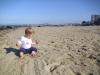 ich am Redondo Beach: ich sitze im Sand von Redondo Beach bei Los Angeles, Kalifornien
und ich muss zugeben, er schmeckt gar nicht mal so schlecht