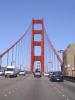 auf der Golden Gate Bridge: wir fahren über das Wahrzeichen der gesamten San Francisco Bay Area:
die Golden Gate Bridge mit ihren beiden eindrucksvollen 227m hohen Pylonen