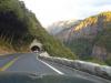 Tunnel: einer der Tunnel, durch den die Big Oak Flat Road hinab ins Yosemite Valley
und damit ins Herzen des Yosemite National Parks in Kalifornien führt