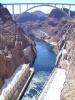 Colorado River: vom Hoover Dam aus hat man einen tollen Blick
auf die Mike O’Callaghan-Pat Tillman Memorial Bridge
die auf einer Höhe von 270m über dem Colorado River
den Black Canyon überquert und so Arizona und Nevada verbindet