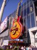 Hard Rock Café: direkt am Las Vegas Strip, zwischen den ganzen Casino/Hotels,
gibt es auch ein Hard Rock Café, welches wir natürlich besuchen