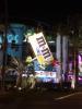 M&M’s World bei Nacht: die M&M’s World am Las Vegas Strip
ist tagsüber vor allem von innen interessant
aber nachts ist sie auch von außen ein Hingucker