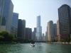 Trump Tower: noch ein Blick entlang des Chicago Rivers
(mit dem Trump International Hotel and Tower im Bildmittelpunkt,
dem zweithöchsten Gebäude Chicacos)