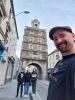 wir in Youghal: vor dem Clock Gate in Youghal